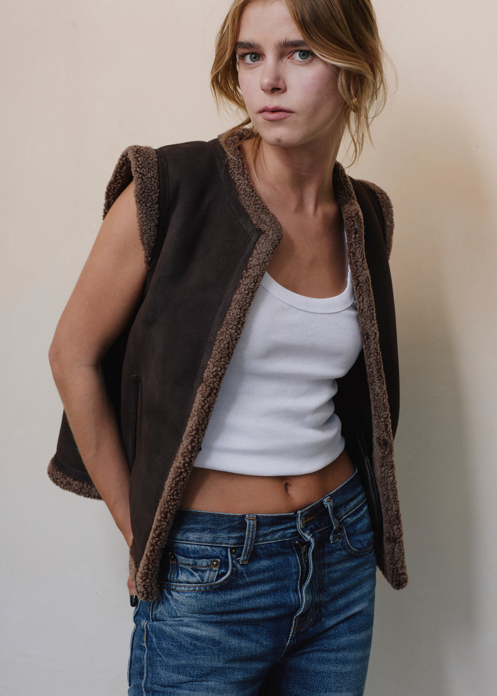 Gilet in shearling scamosciato - Caffè Mélange