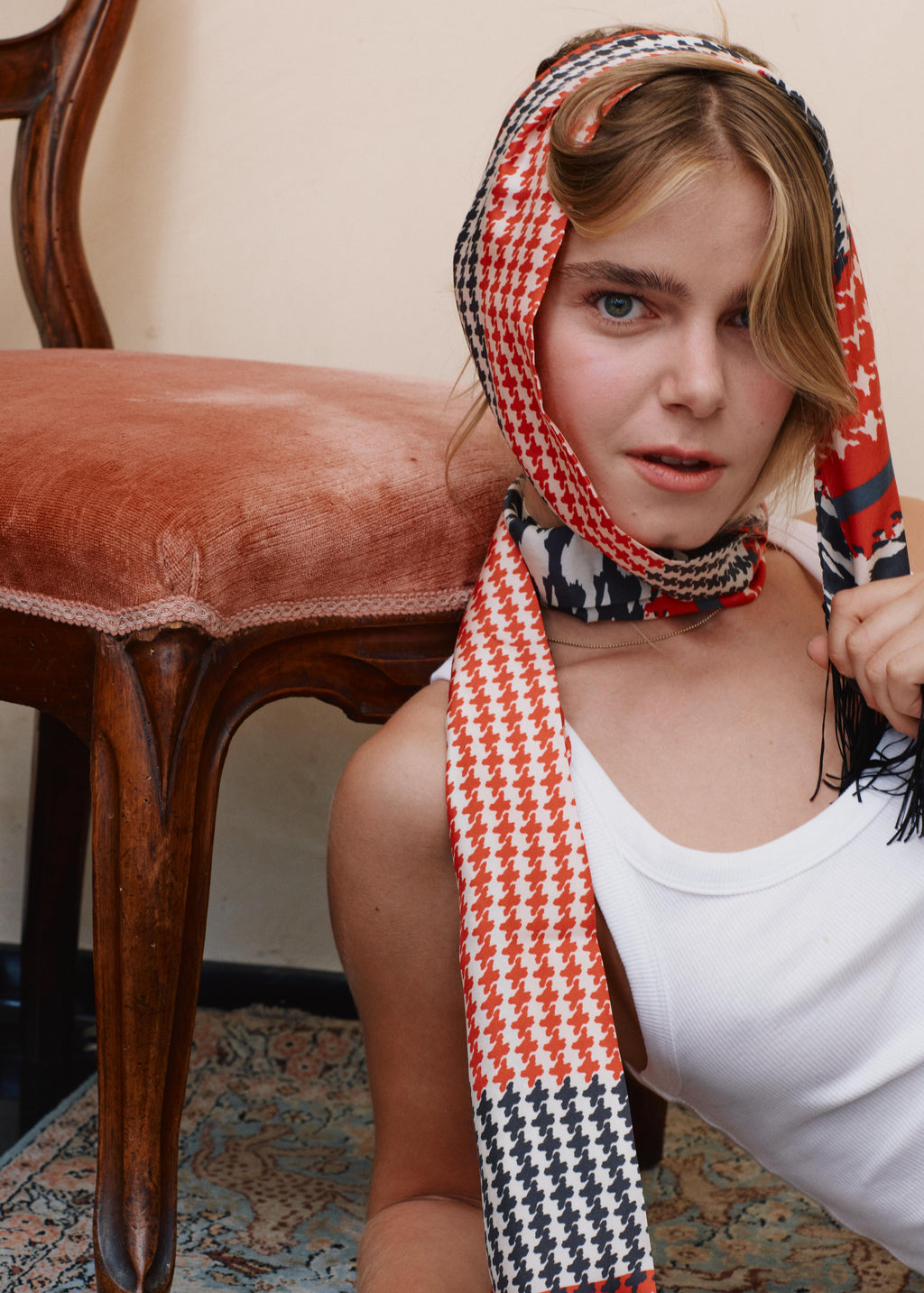 Silk scarf - Pattern geometric black and red