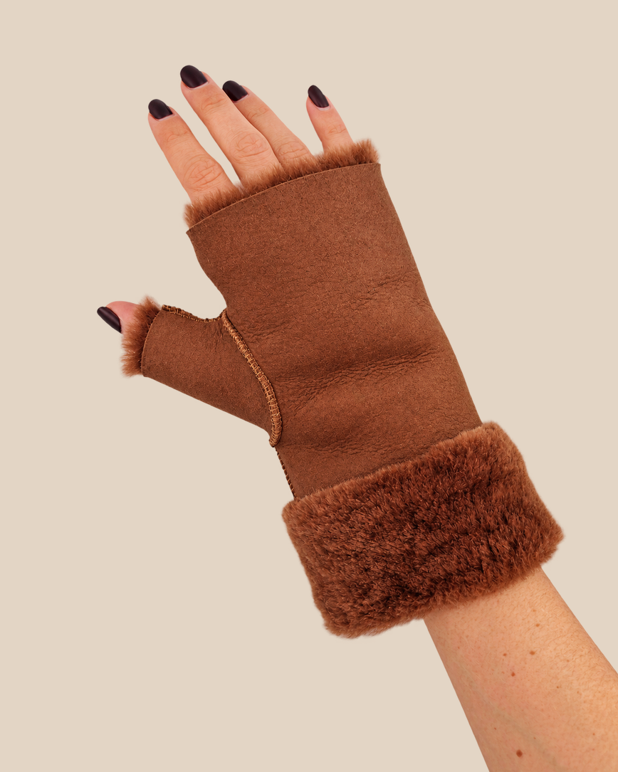 Suede shearling muffs - Brown - worn view - 20261013_163442