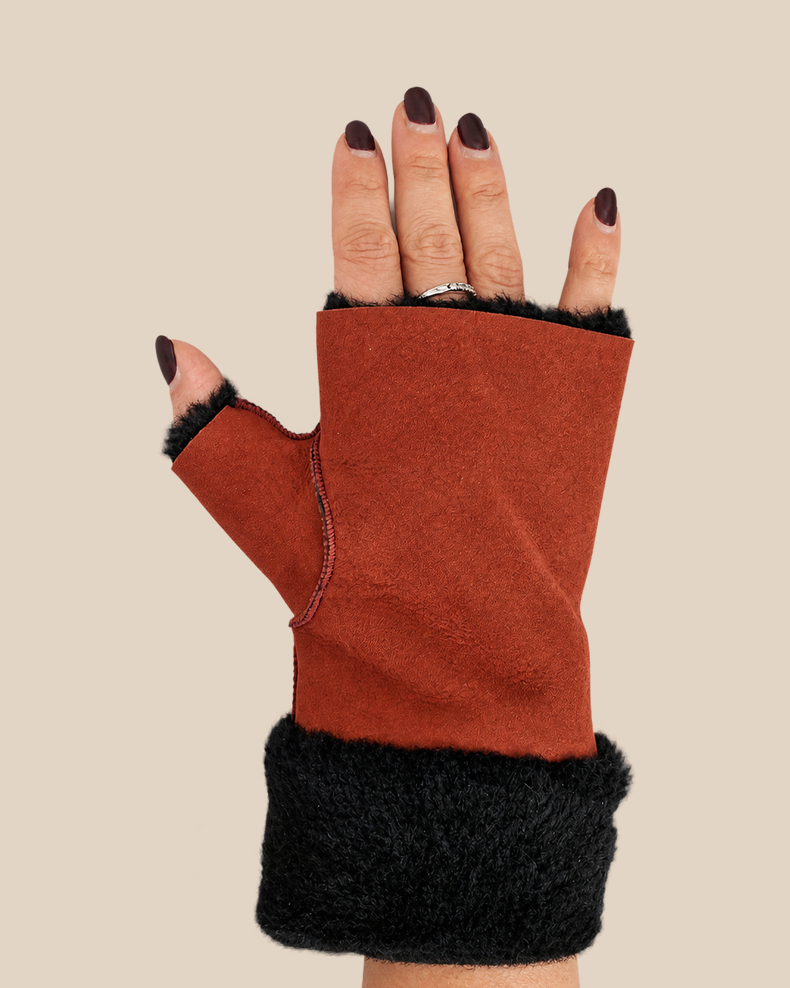 Suede shearling muffs - Sienna - worn view - 20261013_163006
